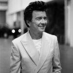 Hit icônico de Rick Astley, “Never Gonna Give You Up” atinge um bilhão de streams