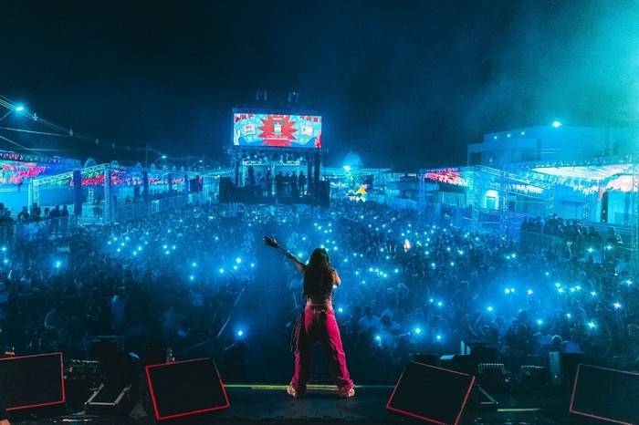 Thauane lança Ponta Solta e embala 300 mil pessoas no São João