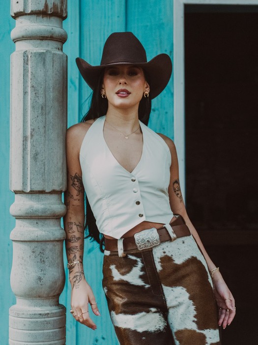 Ana Castela lança videoclipe de “Rodeio No Texas” Ana Castela lança videoclipe de “Rodeio No Texas”