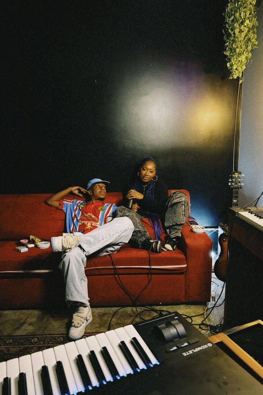 Com lançamento no Dia dos Namorados, Torya e Sotam refletem sobre relacionamentos na faixa “Conselhos”