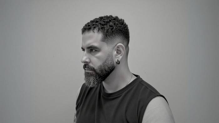 bellízio transforma confusão e solidão em arte pop no single "História Mal Escrita"