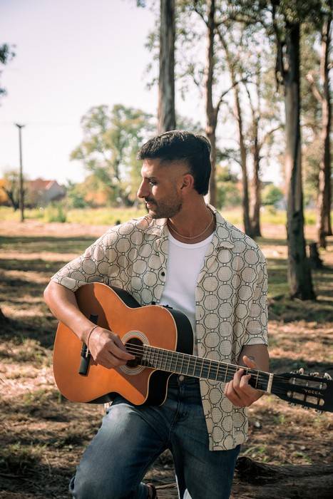 Brasileiro Dan Morais participa do programa La Voz Argentina e integra time da cantora Lali 