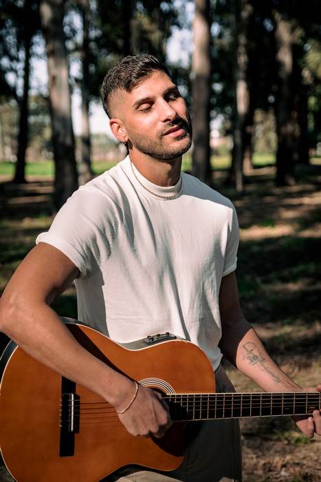 Brasileiro Dan Morais participa do programa La Voz Argentina e integra time da cantora Lali 