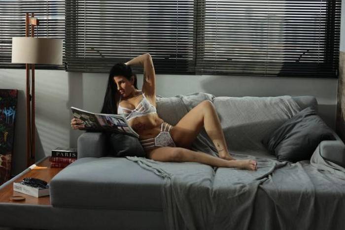 Leticia Braga participa de podcast e confirma viagem para o Rio de Janeiro