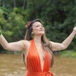 Clipe animado de Liz Amazônia estreou nesta sexta com história inspirada na infância da cantora