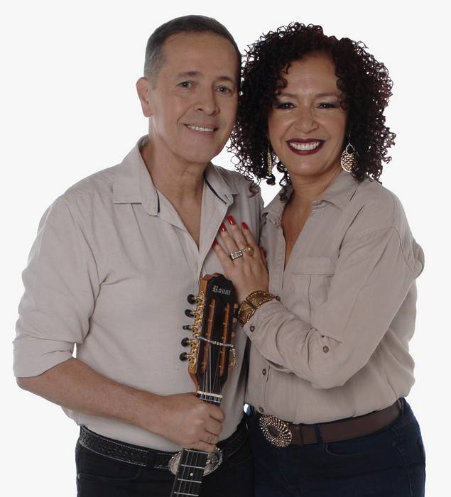 Ex-integrante de As Marcianas mostra seu talento no "Terra da Padroeira"