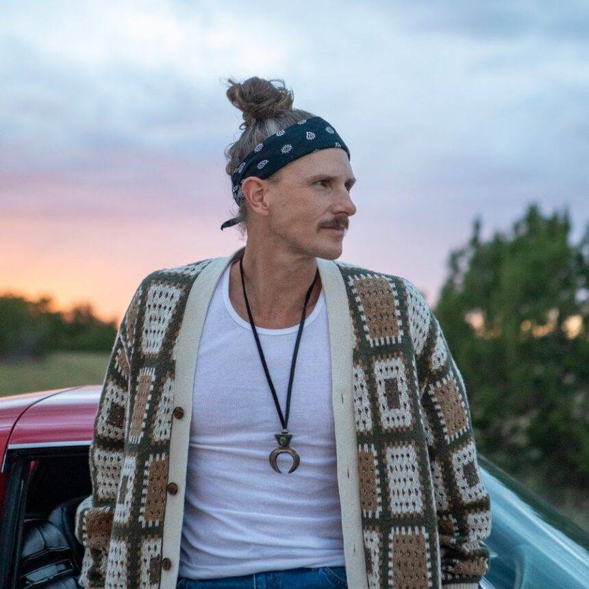 Stars Go Dim aposta em sonoridade retrô e letras de esperança no álbum Roses