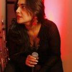 Conheça a cantora e compositora Vannick Belchior