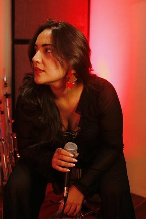 Conheça a cantora e compositora Vannick Belchior