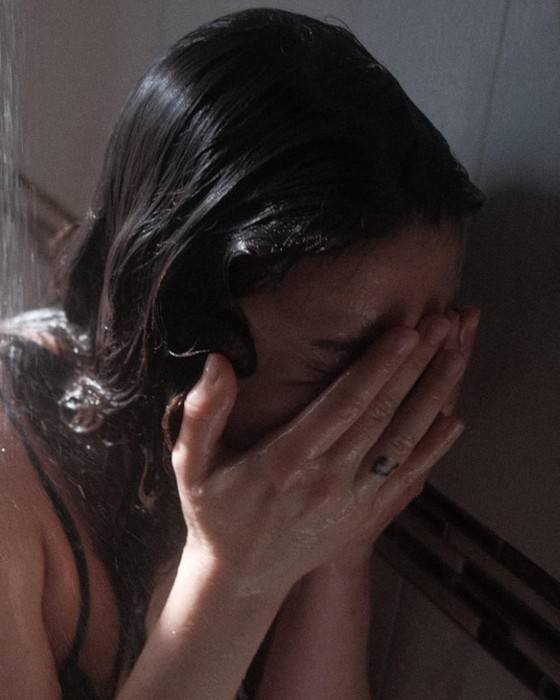 Sasha Prendes relança "Stay" com Chrona e entrega nova versão intensa sobre amor inesquecível