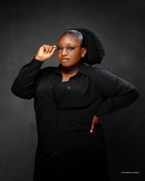 Nigeriana Ellacentric dá voz à composição progressive house do compositor brasileiro ÁZUZ