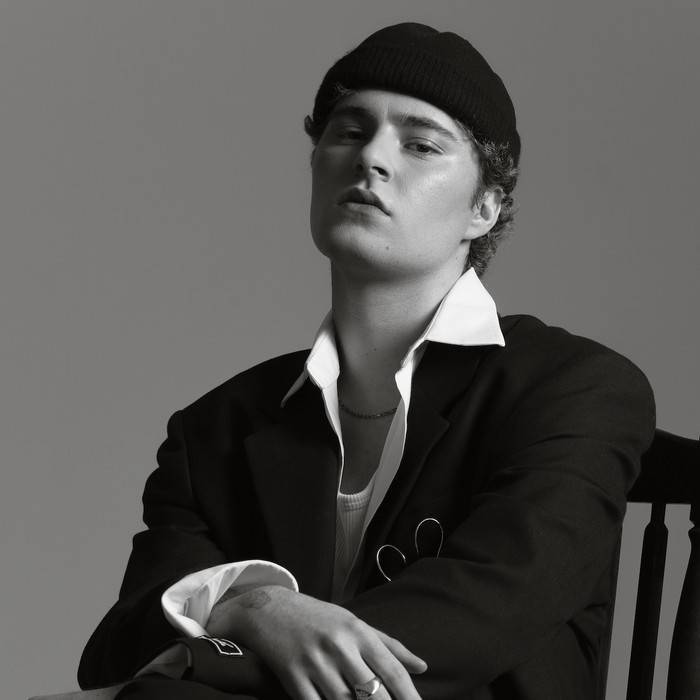 Gabriel Coppola celebra o Dia do Ator: "Atuar me ensinou a olhar para mim com mais carinho e acessar lados que eu desconhecia"