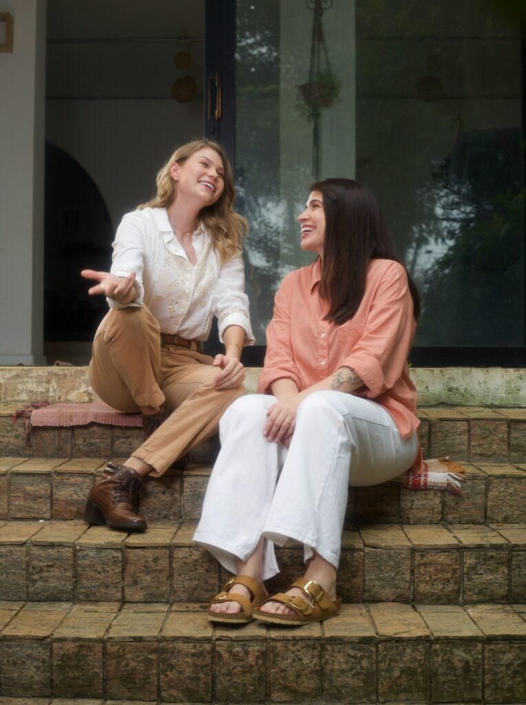 Vicka e Marina Aquino se unem no sensível single "Acordar Com Você"