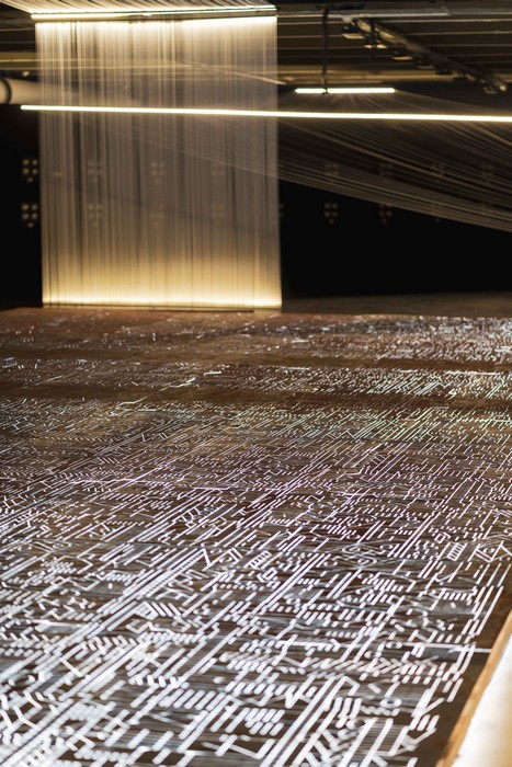 Bia Lessa cria instalação monumental para celebrar 120 anos da Light no MAM Rio