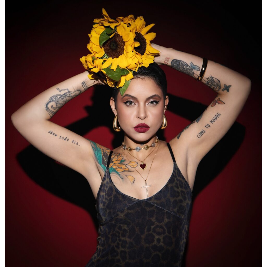 Kell Smith lança o álbum-visual ao vivo "Latino-Americana", um manifesto em forma de música