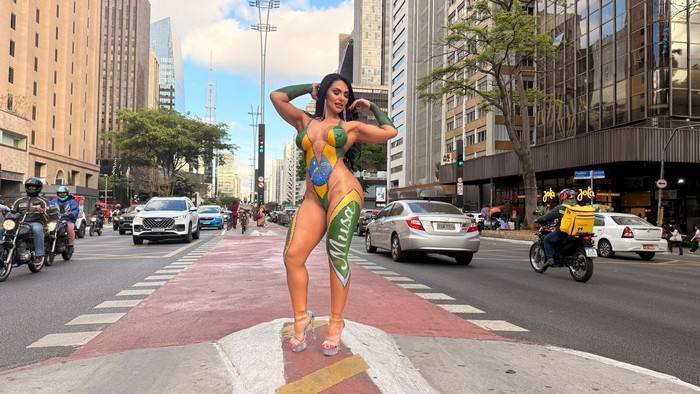 Avenida Paulista recebe ação das Musas do Brasileirão para divulgar concurso 2026