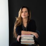 Estrela Ruiz Leminski lança livro em Brasília