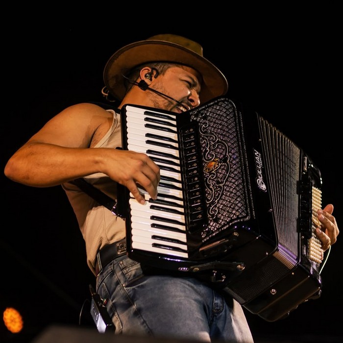 Cantor potiguar Giullian Monte disponibiliza trabalho audiovisual extenso celebrando cultura nordestina