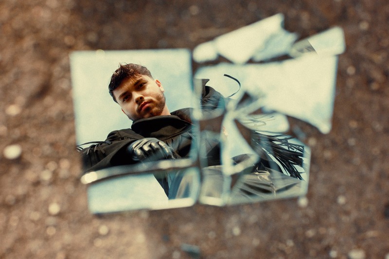 Vini estreia "Indomável", um álbum sobre superação e reencontro