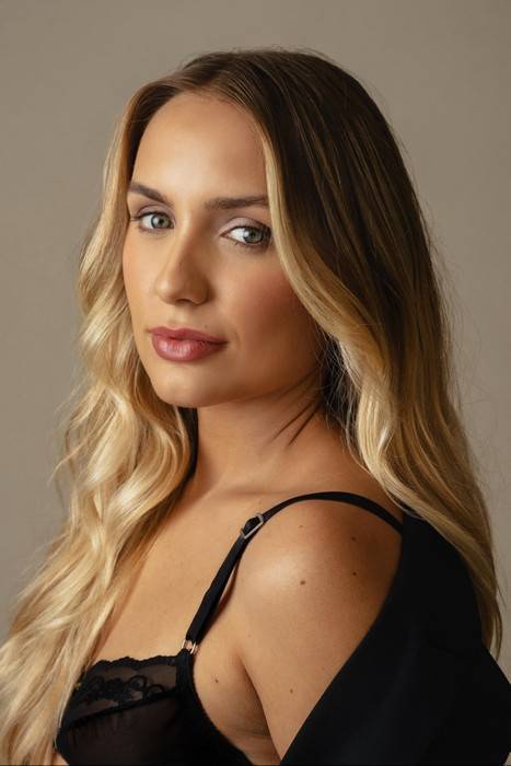 Conheça Bárbara Roterdã, atriz que integra o elenco da nova série do Globoplay, Vermelho Sangue