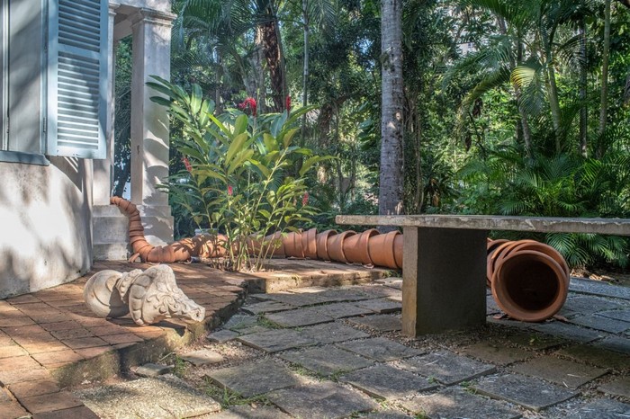 Últimos dias para ver “elataquidentro” no Solar Grandjean de Montigny /PUC -Rio