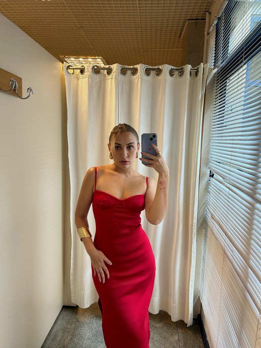 Vermelho Sangue: Bárbara Roterdã estreia como Bia na nova série do Globoplay