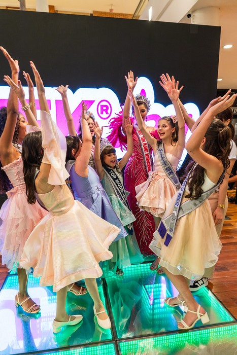 Bella Vianna de Sorocaba conquista título nacional e é eleita Top Model UFK 2025 no UFKday