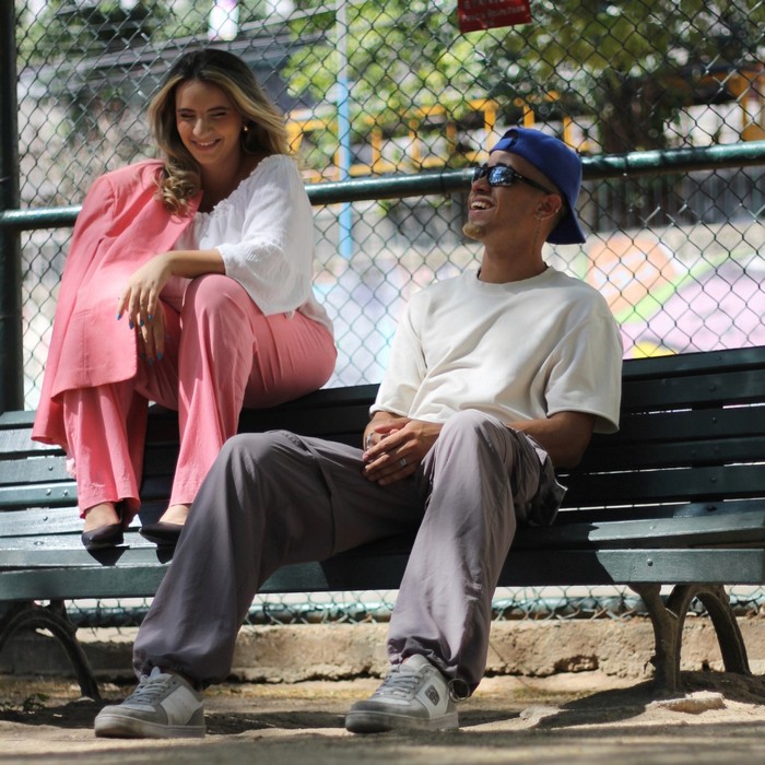 Clara Levy e Layn transformam determinação e coragem no novo single "Ca$H"