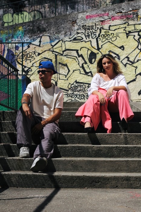 Clara Levy e Layn transformam determinação e coragem no novo single "Ca$H"