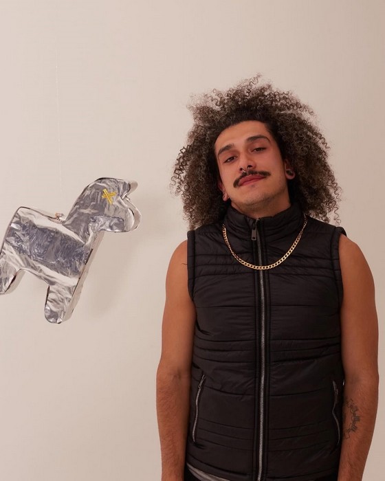 Cresp0 disponibiliza "Apenas um Mano Latino-Americano": fusão de RAP e MPB celebra identidade periférica