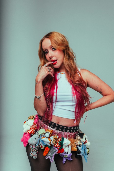 Duda Ruas divulga o novo single "legal demais pra você", faixa que antecede futuro EP