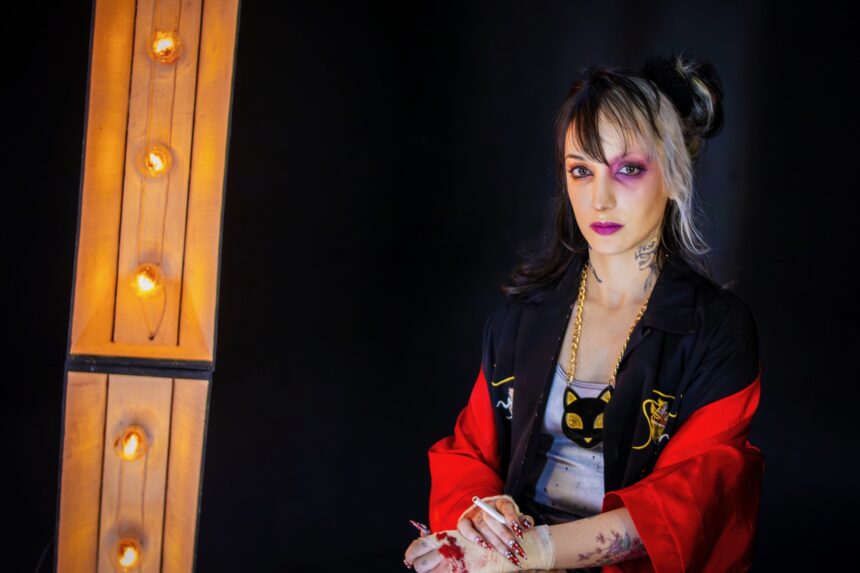 Luella une rock, samba, tons eletrônicos e imersão sonora em “Como Se Eu Não Soubesse”