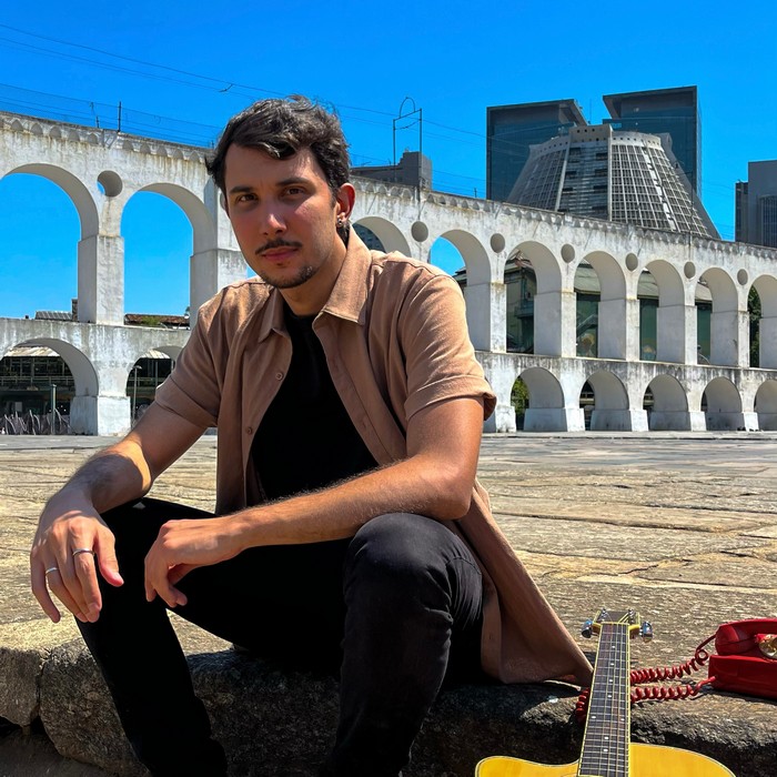 Relvas lança "Lapa" e transforma vivências em um lembrete pra curtir a vida ao máximo