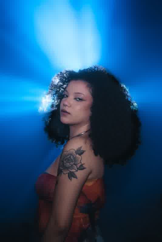 Madu estreia seu primeiro single solo pela gravadora 1Kilo: “Jeito Solto”