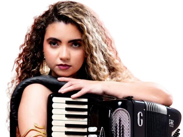 Bella Raiane, Jobim Araújo e banda Obahia integram o elenco de convidados de Frank Aguiar no programa Aqui Tem Nordeste