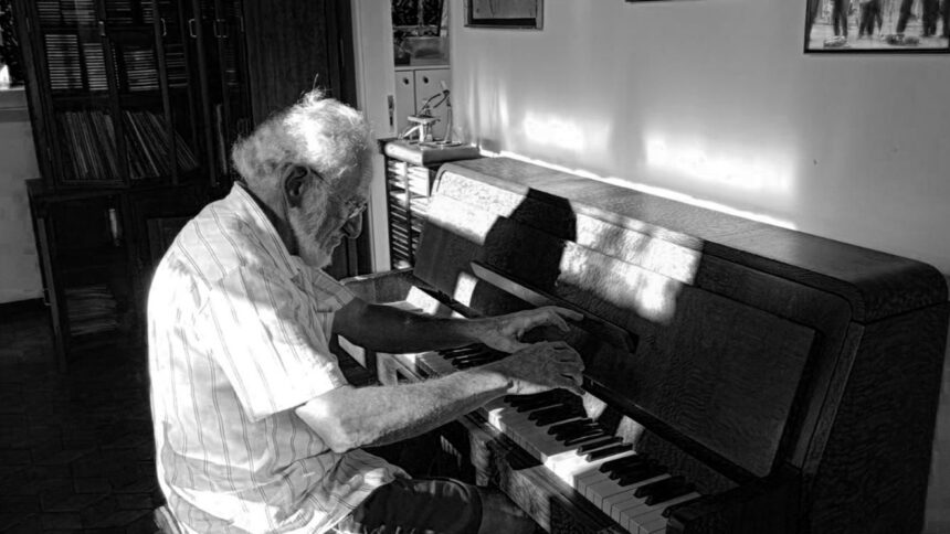 Carlos Watkins estreia em disco após décadas de dedicação à música