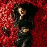 Carolina Severo transforma emoção e vulnerabilidade no novo single “Velho Vinho Doce”