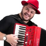 Frank Aguiar recebe Fábio Carneirinho, Brisa Star e Jhotapê em noite de forró no Aqui Tem Nordeste