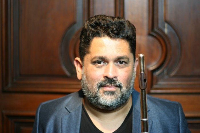 Flautista nordestino James Strauss comemora quatro décadas de trajetória internacional com recital no prestigiado vienense