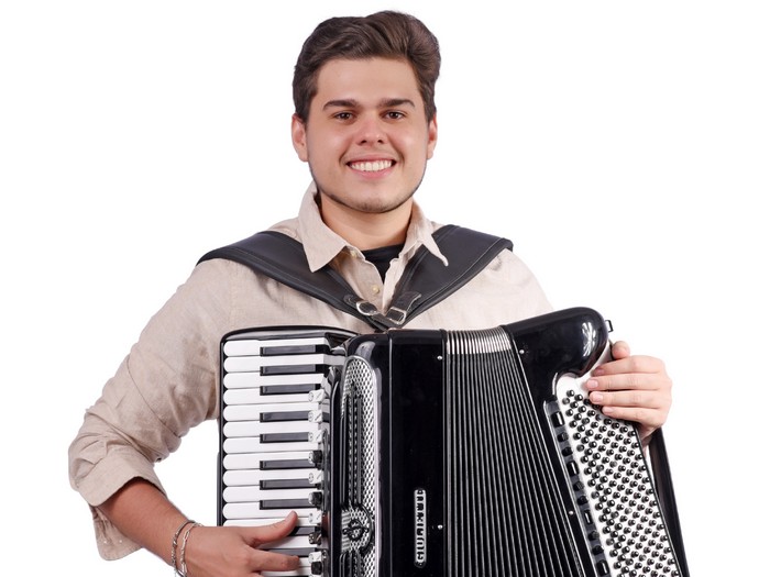 Bella Raiane, Jobim Araújo e banda Obahia integram o elenco de convidados de Frank Aguiar no programa Aqui Tem Nordeste