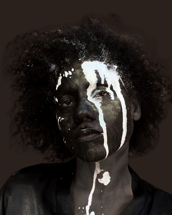 Kelly Lua apresenta o álbum "ELÃ" ao vivo em São Paulo