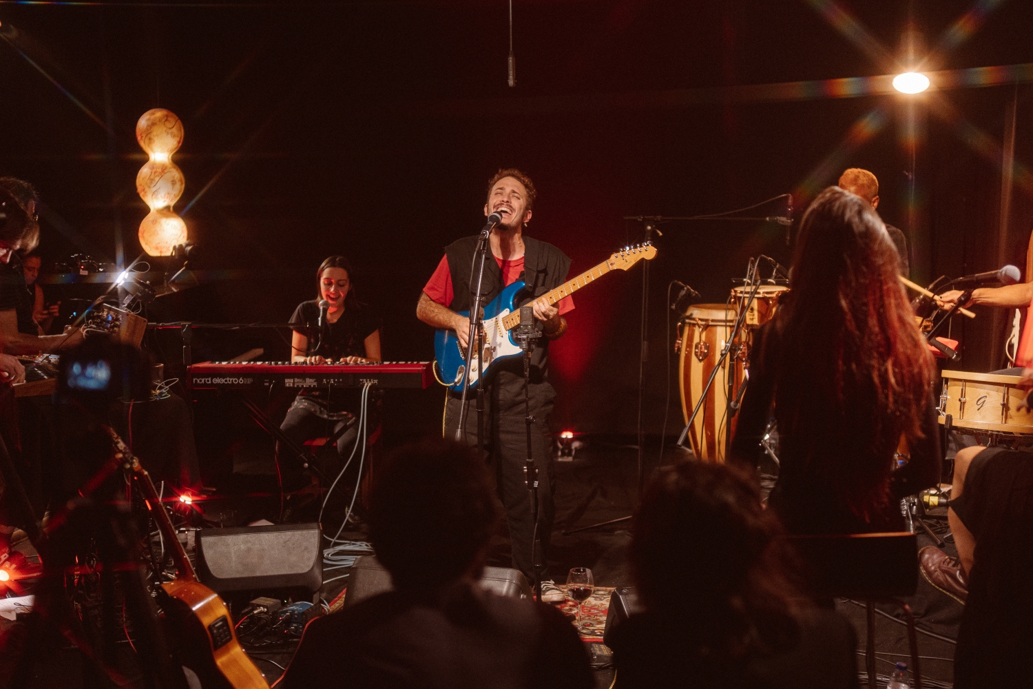 LUIZGA celebra a magia da música como encontro em disco gravado ao vivo em Lisboa