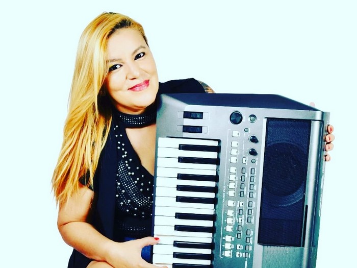 Frank Aguiar recebe Laércia Dantas e o Trio Forrozão no Aqui Tem Nordeste