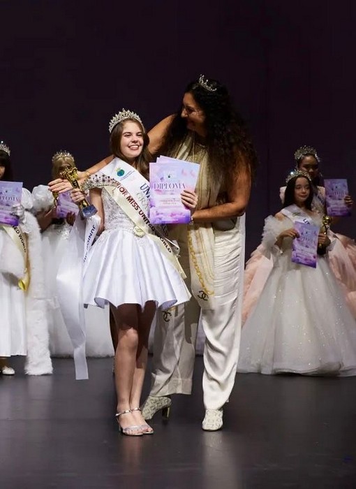 Lorena Blankenheim brilha em Dubai e é eleita United World Grand Prix no Little Miss & Little Mister United World 2025