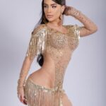 Leilão: Mari Marquini transforma tapa-sexo do Carnaval em investimento para próxima aparição na avenida