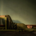 Natália Xavier lança o single “Merthiolate não arde” e transforma cicatrizes em dança