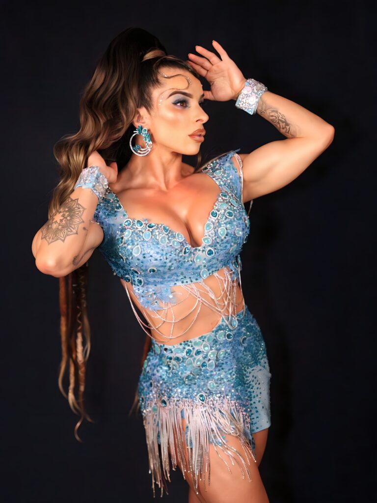 Vivian Cristinelle, princesa de bateria da Acadêmicos do Tatuapé, compartilha a técnica por trás de sua forma física definida