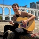 Relvas apresenta versão acústica de “Lapa” e revela novo olhar sobre a faixa que celebra o agora