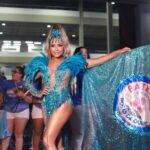 Ana Beatriz Godoi revela processo criativo dos looks e homenageia bateria da Rosas de Ouro