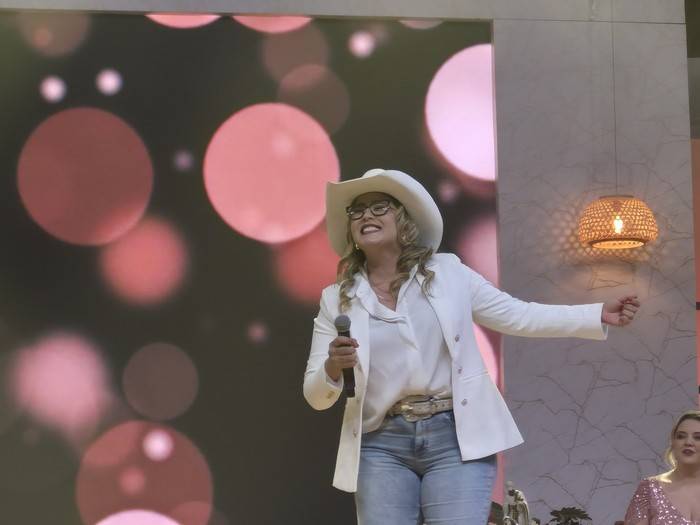 Especial de Ano Novo do Aparecida Sertaneja presta homenagem a Mauri Lima